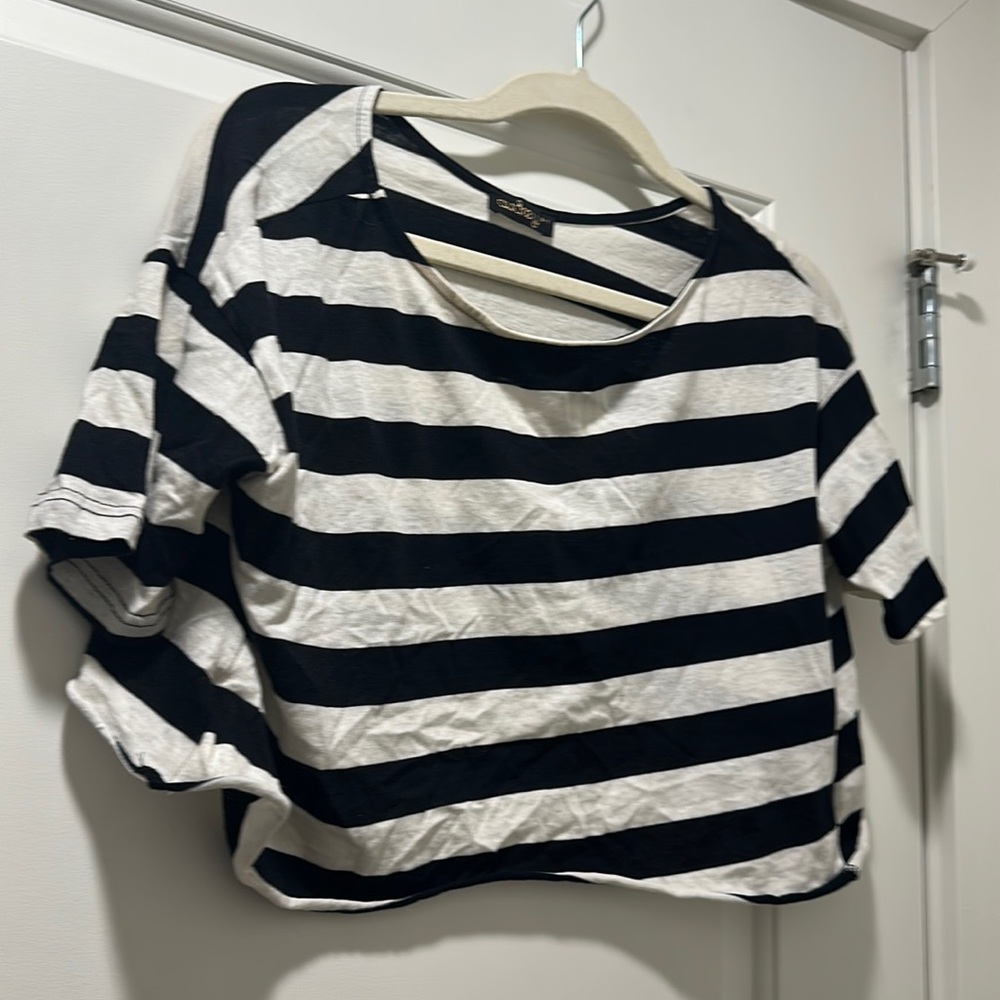 Black and white crop top